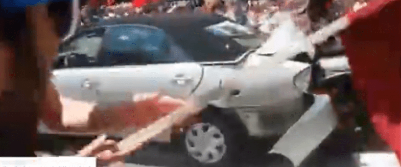 Charlottesville: car driven into crowd