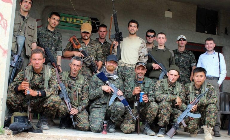 Volunteers with YPG
