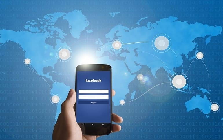 smartphone Facebook
