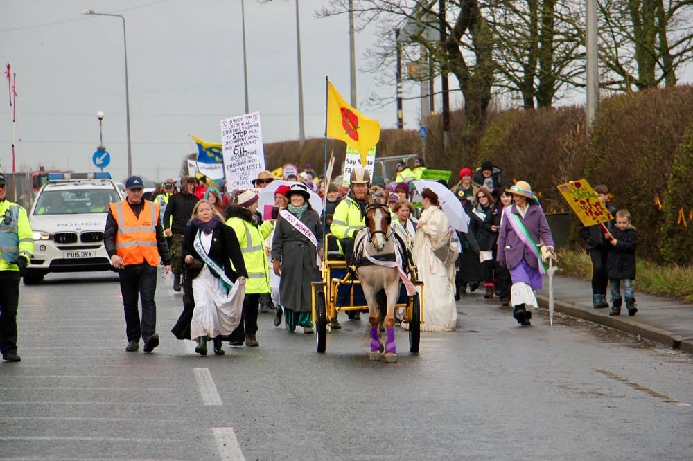Cuadrilla 100 women two