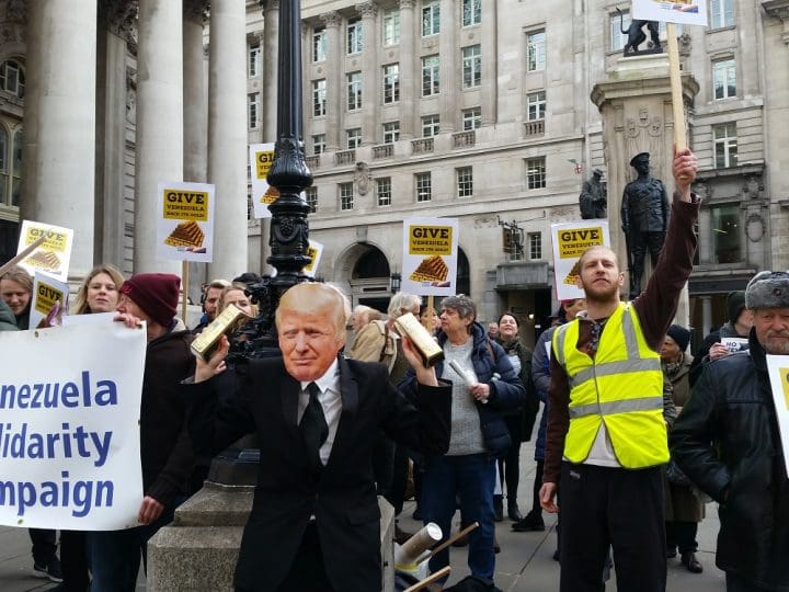 Protesters denounce Bank of England for witholding Venezuelan gold No 1