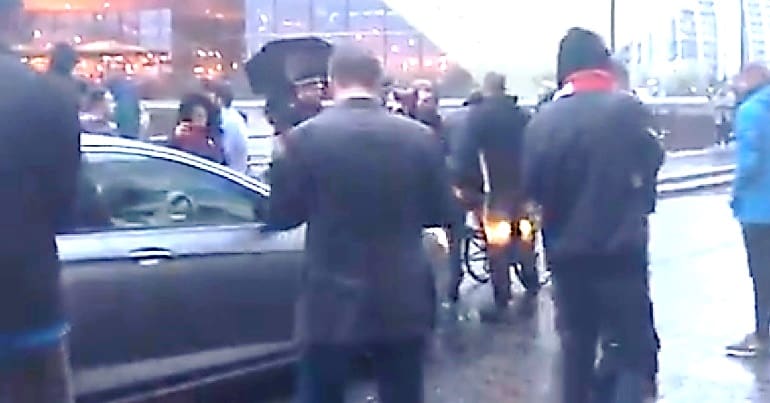 Far-right agitators surround Corbyn's car in Salford