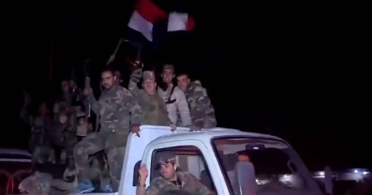 Syrian troops entering Rojava