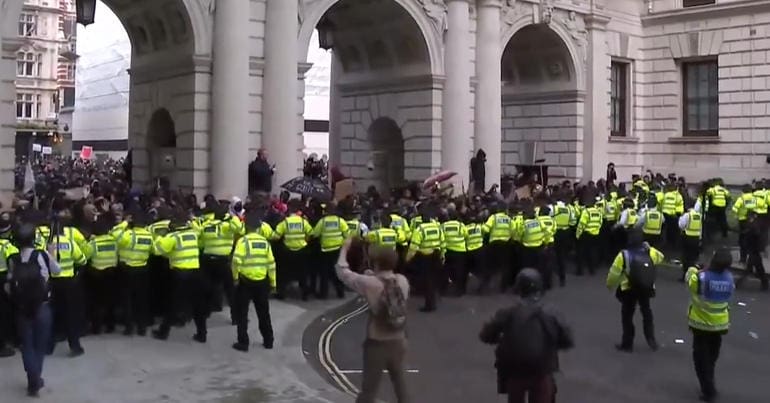 police kettle BLM