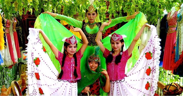 Uyghur girls in Xinjiang