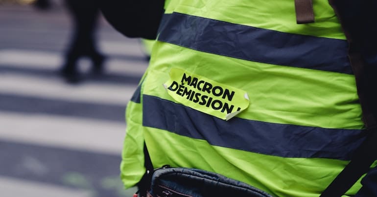 Macron resign