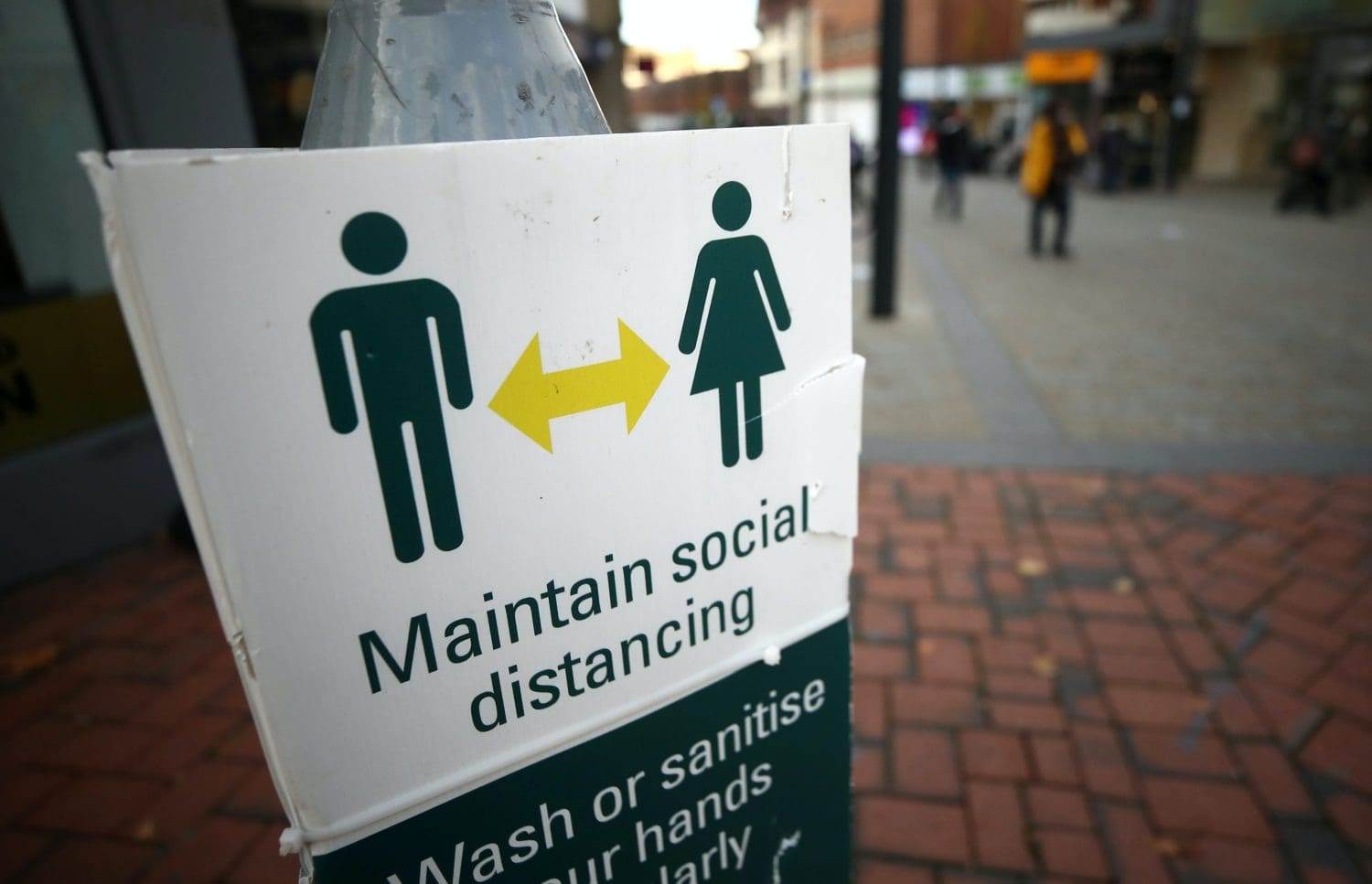 A social distancing sign