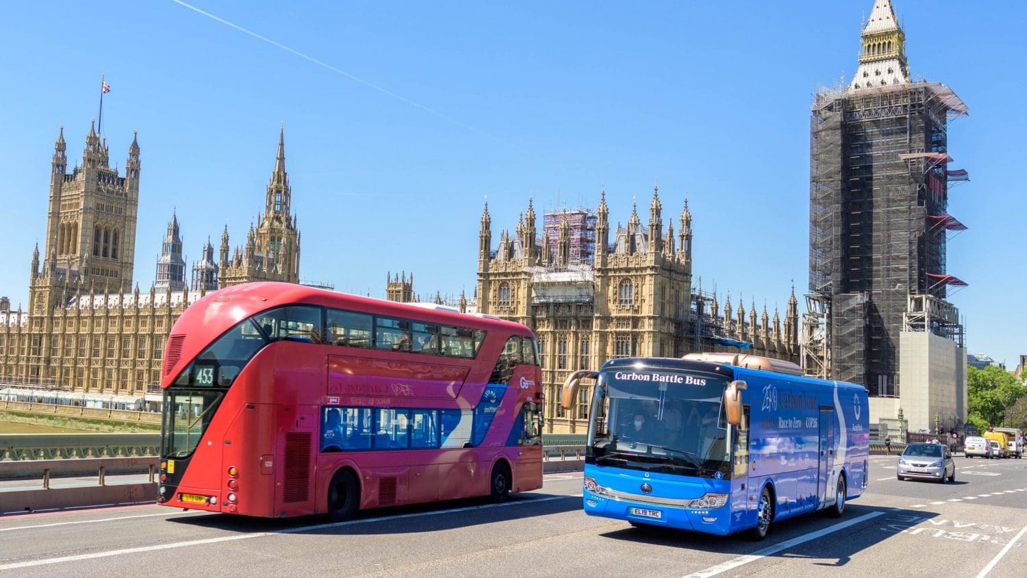 Electric buses in front of parliament