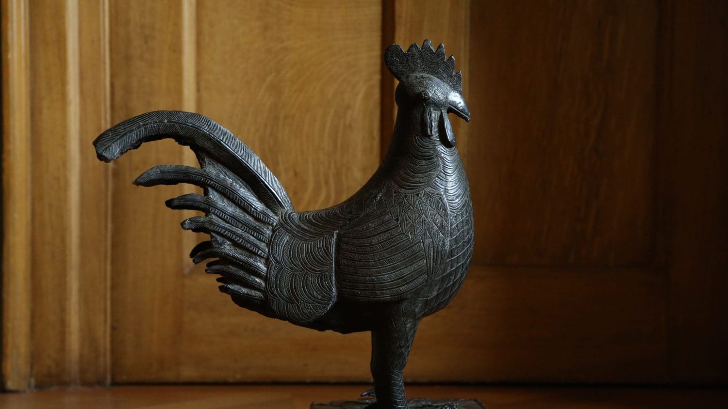 The cockerel statue