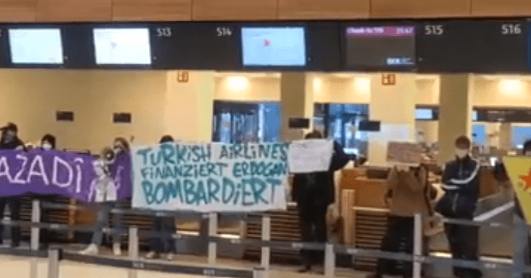 Demonstration at Berlin airport