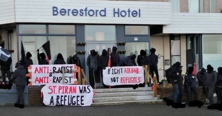 Anti fascists came out in Newquay to opposes far right fascists who were protesting against refugees