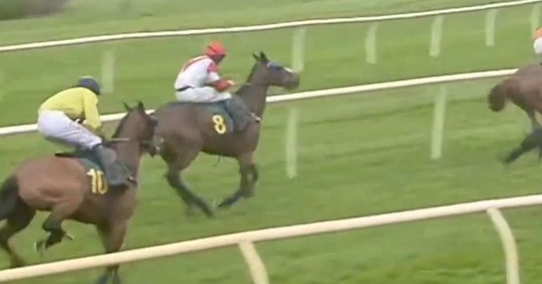 Flying Verse snaps leg and exposes the bone during horse racing at Fakenham Racecourse on 9 May 2023