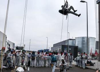 Activists block several airports in Belgium – grounding private jets, despite police crackdown