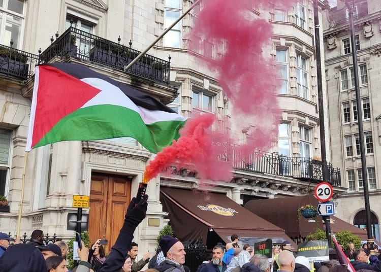 Palestine march police