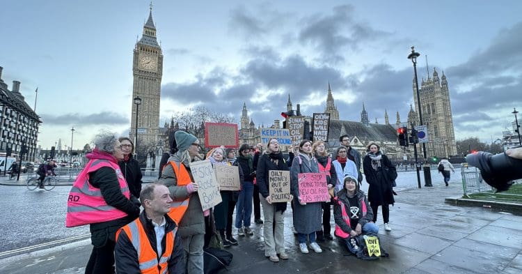 Protesters at parliament fossil fuels over the Offshore Petroleum Licensing Bill