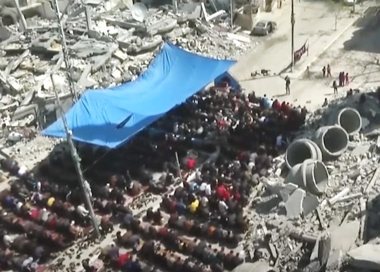 People praying for Ramadan Gaza mosque bombed out Israel