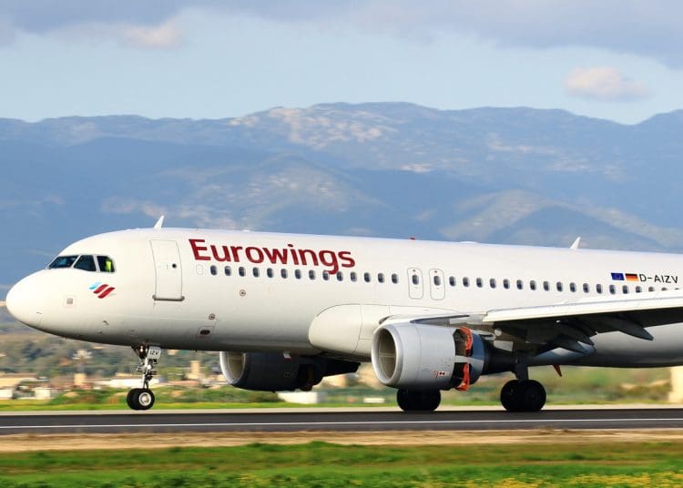 A plane airlines greenwashing