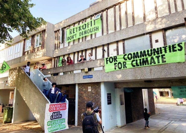 Protest on the Lesnes Estate run by Peabody