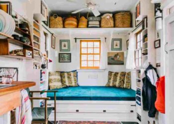 organise storage in small apartments