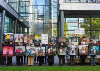 Lawyers protest Akin fossil fuels