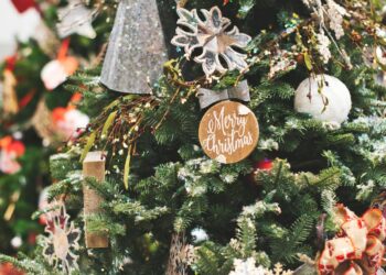 Christmas Decorating with Temu: Holiday Spirit Without Spending a Fortune