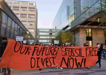 universities fossil fuels divest