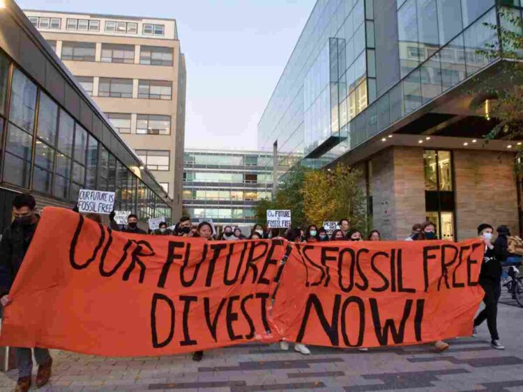 universities fossil fuels divest