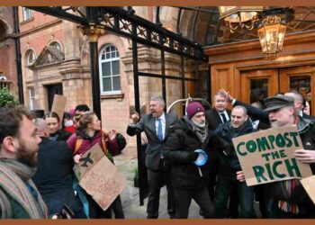 Hotel boss and security ‘assault’ climate activists at demo in London