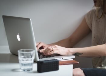 The Hidden Backbone of DeFi: Why Reliable Oracles Matter More Than Ever