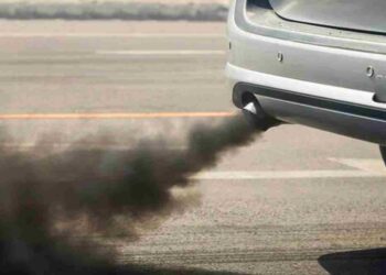 Engine idling Scotland ban is not being enforced, campaigners say