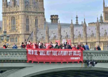 As rumours swirl Labour WILL re-approve Rosebank, protesters take action