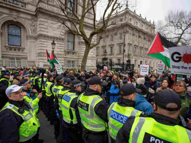 The Met Police is refusing to meet with the organisers of the Palestine marches