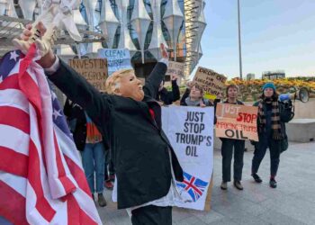 Just Stop Trump’s Oil! Campaigners expose the shocking level of US fossil fuel imports to the UK