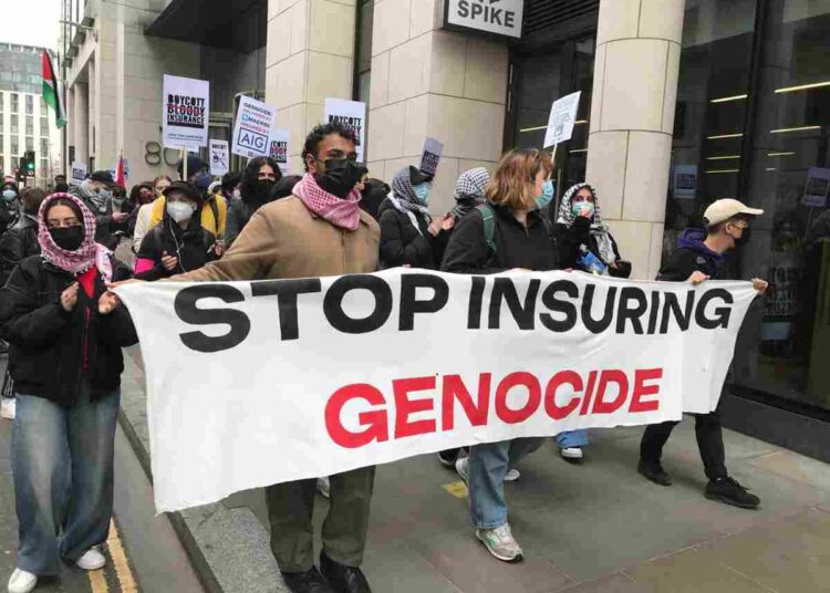 Insurance companies are ploughing more and more money into arms companies