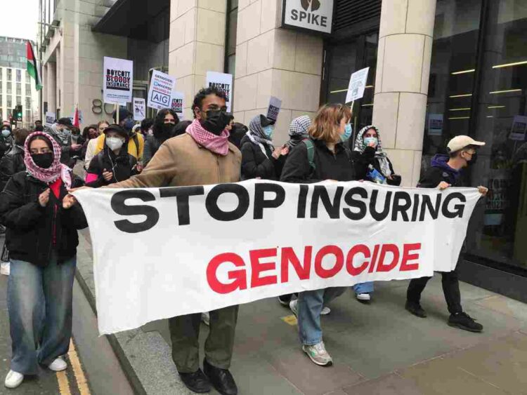 Insurance companies are ploughing more and more money into arms companies
