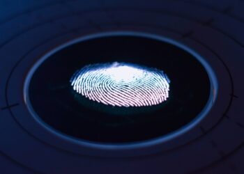 Biometric access vs. smart cards: how to know which is best for your business