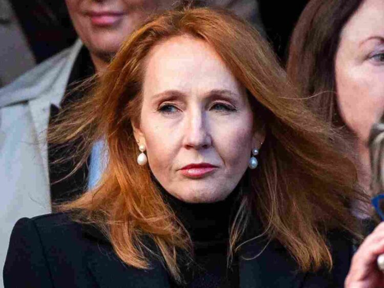 It's possible to like Harry Potter and think extremely rich person JK Rowling is being transphobic to stay extremely rich