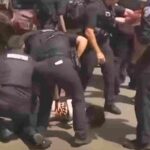 ICE agents attempt to abduct mother and child, neighbours response goes viral