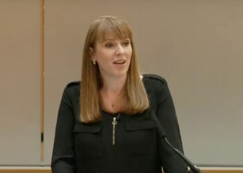 Rayner kicked out of Unite