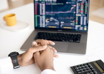 How to build a consistent strategy with Emini Futures?