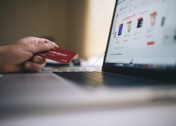 How Interactive Live Video Is Reshaping the Ecommerce Shipping Experience