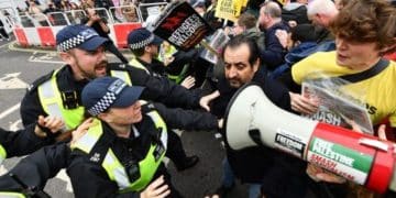 Stand Up To racism