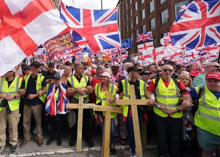 Far right cross