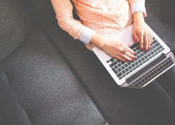 AI Content vs Human Writing – Why You Need a Free AI Detector