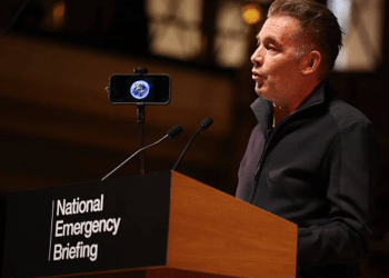 Chris Packham at climate briefing