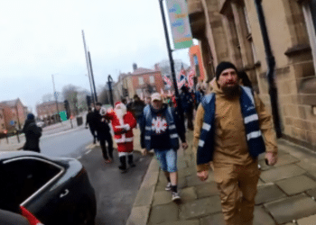 Far-right in Wakefield push death chants against pro-Palestine strikers