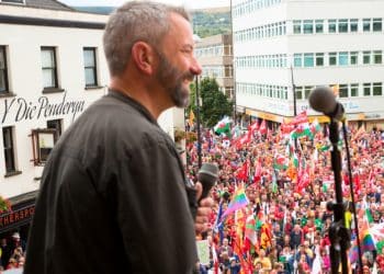YesCymru Chair Phyl Griffiths addresses a crowd