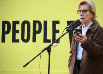 Juliet Stevenson rallies support for Gaza