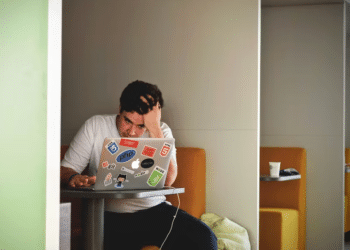 Labour MPs back new bill for monthly student loan payments