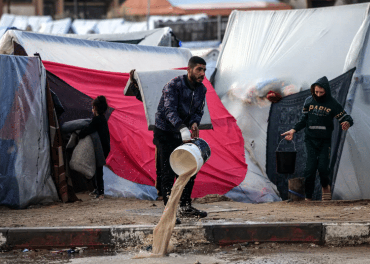 Fires ravage Gaza displacement camps